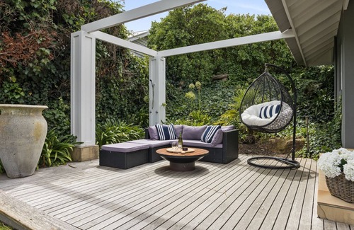Portsea House | Portsea Resort Pool and Court