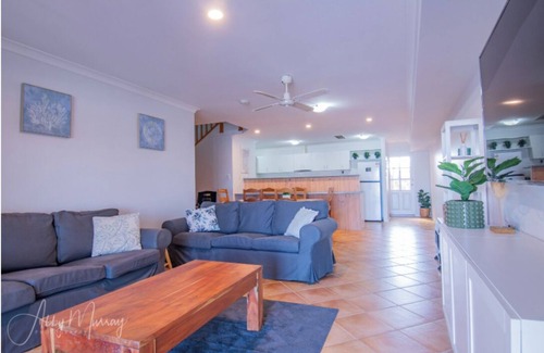 Geographe House | Portside Paradise –Marina-Front Retreat with Views