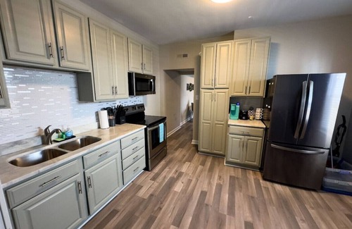 Portsmouth House | Portsmouth 2BR/1BA Getaway