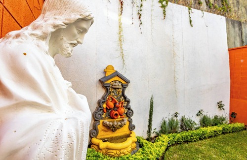 Mixco House | Posada Doña Lucilia. Comfort, elegance and beauty. Your home away from home.