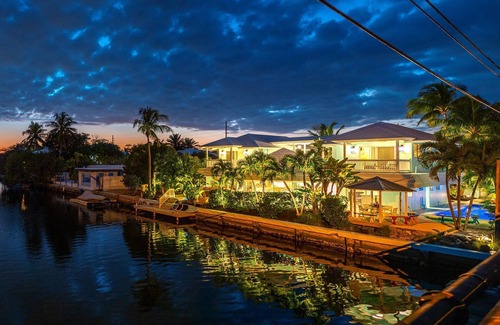 New Town House | Poseidon's Paradise: Luxury Waterfront Rental in Key West, Stunning Backyard Oasis and Private Pool!