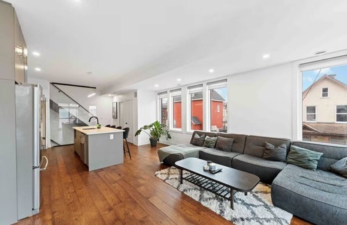 Little Italy House | Posh 2BD *Free Parking* | Little Italy