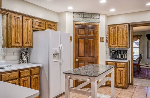 South Fork House | Posh mansion with antique decor, WiFi, & gas fireplace - near river and skiing