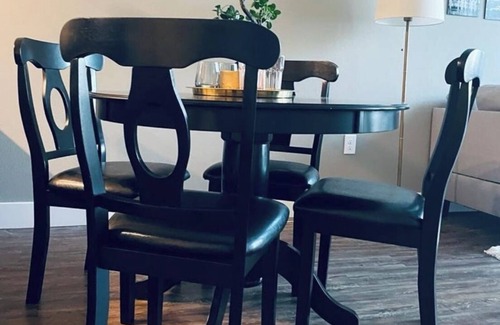 Legacy Park Apartment | Posh one bedroom apartment in the heart of legacy west.