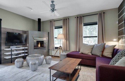Taos Ski Valley Ski Chalet | Posh, Pet-Friendly Chalet with Fireplace, WiFi