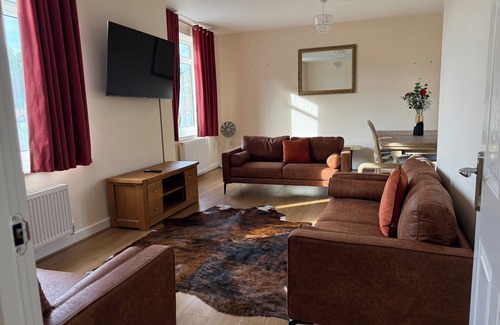 Bletchley House | Posh Wetheringsett in Milton Keynes