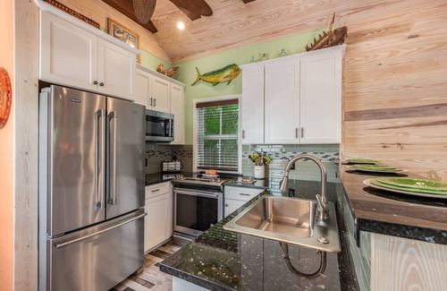 Old Town House | POSITIVE VIBES ~ Charming 2 BR, 1 Ba Cottage in Peaceful Area w/Parking!