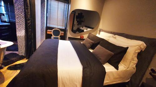 Hotel-de-Ville House | Possibilité location au mois ! Côté mer Marseille Vieux-Port "LE K"appartement haut de gamme avec wc Japonais