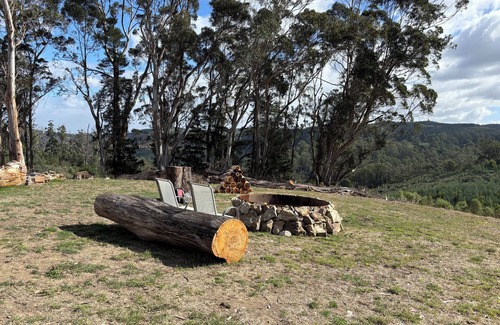 Allambee Cabin | Possum Hollow Retreat, 100 acres of natural bush for you to enjoy solely