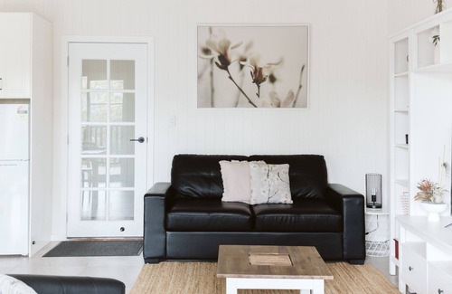 North Maleny Cottage | Possums Retreat - Private Spacious Cottage with Hydrotherapy Spa
