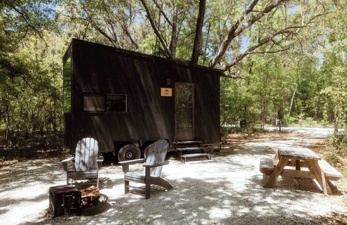 Osceola Cabin | Postcard Cabins Ozark Highlands, Outdoor Collection by Marriott Bonvoy