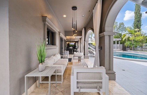 Hollywood Hills West Villa | Postmodern classicist villa just off Sunset Strip