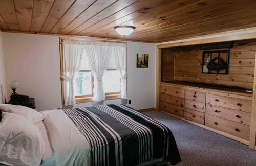 Shinglehouse House | Potter County Gasthaus - Full Lodge for Rent