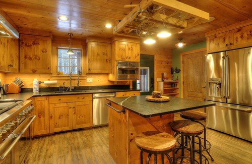 Oquossoc House | Potters Place Bunkhouse - Luxurious bunkhouse includes handicap accessible main floor living area