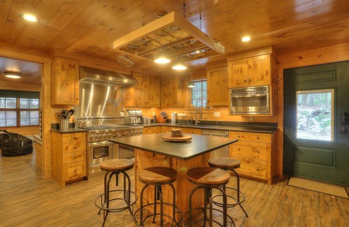 Oquossoc House | Potters Place Bunkhouse - Luxurious bunkhouse includes handicap accessible main floor living area