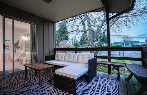 Poulsbo House | Poulsbo Scandinavian Retreat, 2 blocks to DT