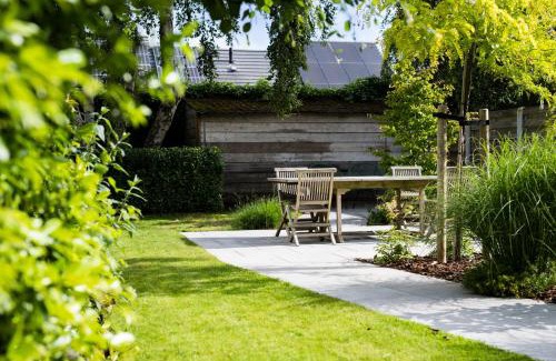 Assebroek Bed & Breakfast | Poutrelle Guestrooms