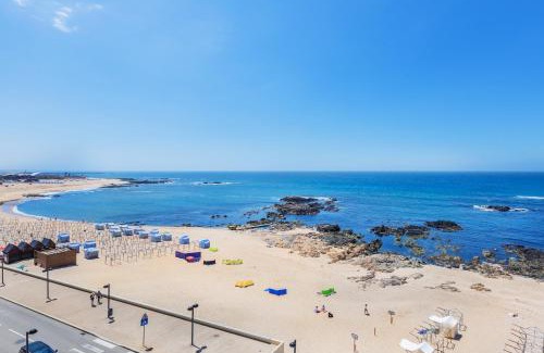 A Ver-o-Mar Apartment | Povoa Sunset Views