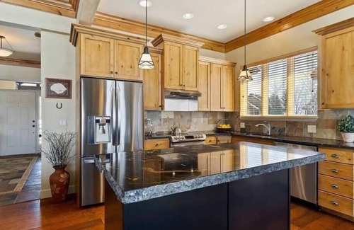 Eden House | Powder Mountain Wolf Den TR11 | Pool | Allows Dogs