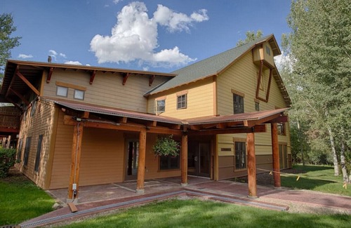 Driggs Condo | Powder Paradise: Hot tub, Fireplace, Close to Grand Targhe