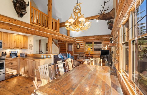 Powder Ridge House | Powder Ridge Cabin Ski In/Out Big Sky