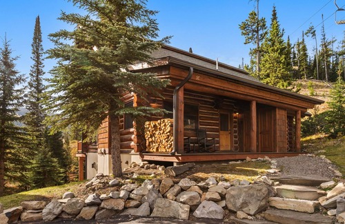 Powder Ridge House | Powder Ridge Cabin Ski In/Out Big Sky