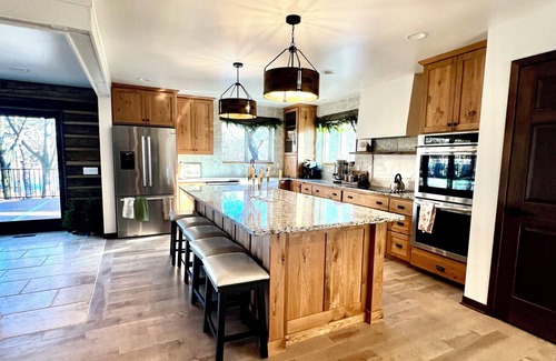 Stearns County Cabin | Powder Ridge Ski Hill Area! Spacious & Secluded 6-bedroom cabin/house Kimball
