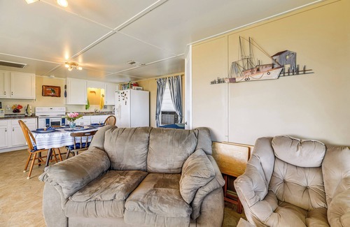 Port Lavaca House | Powderhorn Lake House w/Grill + Water Views!