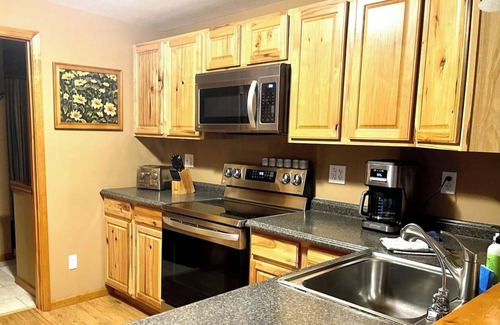 Sunrise Beach Cottage | Powell Lakehouse @8mm Great Views!