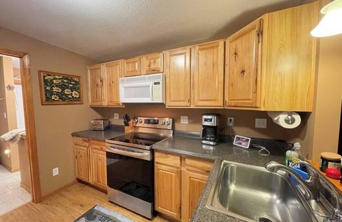 Sunrise Beach Cottage | Powell Lakehouse @8mm Great Views!