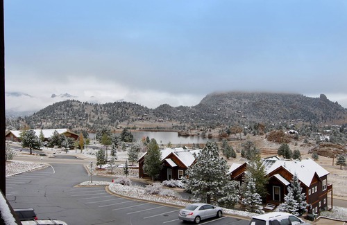 Estes Park Condo | Powell Peak 104 - 1 Br Condo with Fireplace - Marys Lake and Mountain Views
