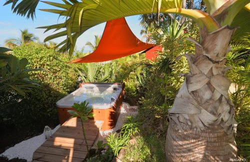 La Saline Les Bains Bed & Breakfast | Poz Lagon - chambre d'hôtes - Bungalow pour 2 personnes - Jacuzzi privatif - petit déjeuner - Vue sur le lagon