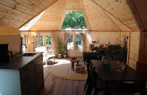 Diever House | Prachtige 4p wellness Kota in bos met Sauna en Hottub