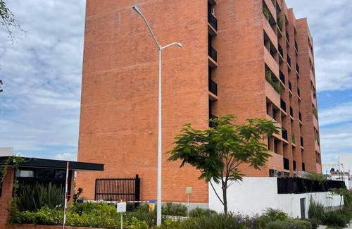 Guadalajara Municipality Apartment | Practical and Well Located Apartment, Close to the Stadium