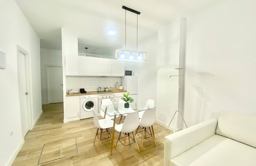 Carabanchel Apartment | Prague Bridge Apartment