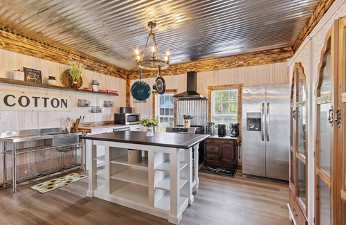 Valley Head House | Prairie House on the Americana Farm