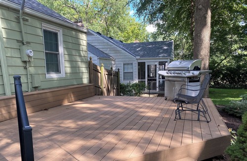 Prairie Village House | Prairie Village house walking distance to shops