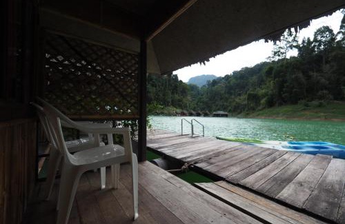 Ban Ta Khun Resort | PraiwanRaftHouse แพไพรวัลย์