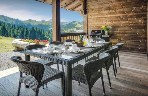 Manigod Ski Chalet | Pralor Le Nova - luxury ski chalet for 8, hot tub & views - OVO Network
