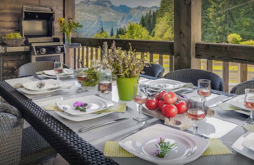 Manigod Ski Chalet | Pralor Le Peille - French Alps break for 8 with spa - OVO Network