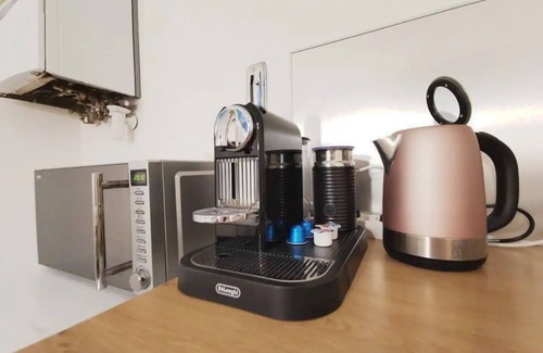 Leopoldstadt Condo | Prater - 3 min away. Right by the Subway