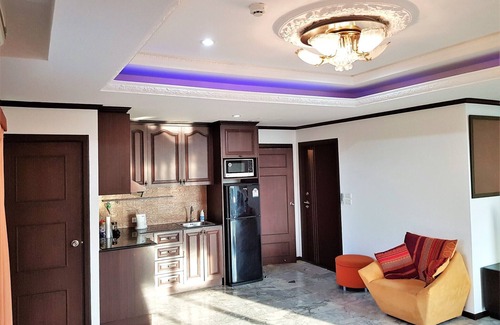 Pratumnak Hill Apartment | Pratumnak 1 bed condo with sea view