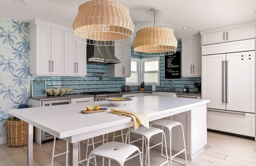 South Mission Beach House | "Pray for Surf" house, Steps to the Beach and Bay!