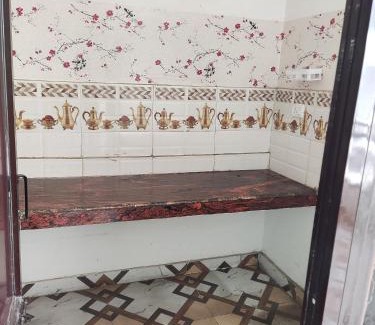 Allahabad House | Prayagaraj666 near Prayagraj junction PF no 01