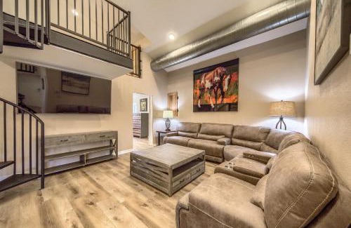 New Braunfels House | PRD 2485 Ponderosa Twins
