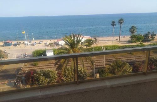 Pineda de Mar Apartment | Precioso apartamento en primera linea de mar Beautiful apartment on the first line of the sea