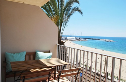 Premia de Mar Apartment | Premia Palm View