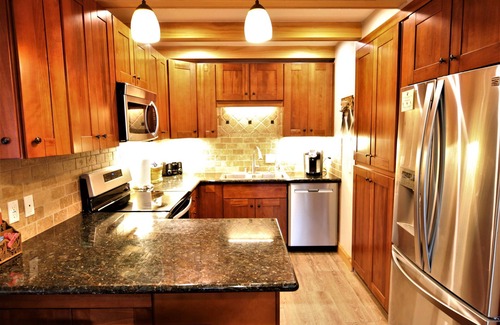 Mammoth Lakes Condo | Premier 4 Bedroom, 4 Bath, by Village Gondola, Sleeps 10. 16% tax included.