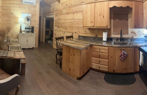 Blairsville Cottage | Premier cabin Nestled in the Ga Mountains in Blairsville, GA