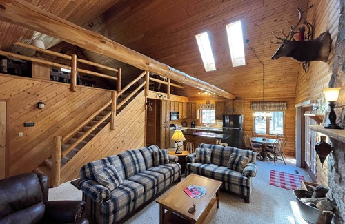 Nekoosa Cabin | Premier Cabin Retreat <2 miles to Sand Valley Golf